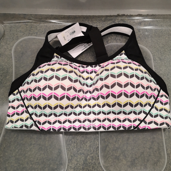 VS Max support Sports Bra in 32C - Picture 1 of 2